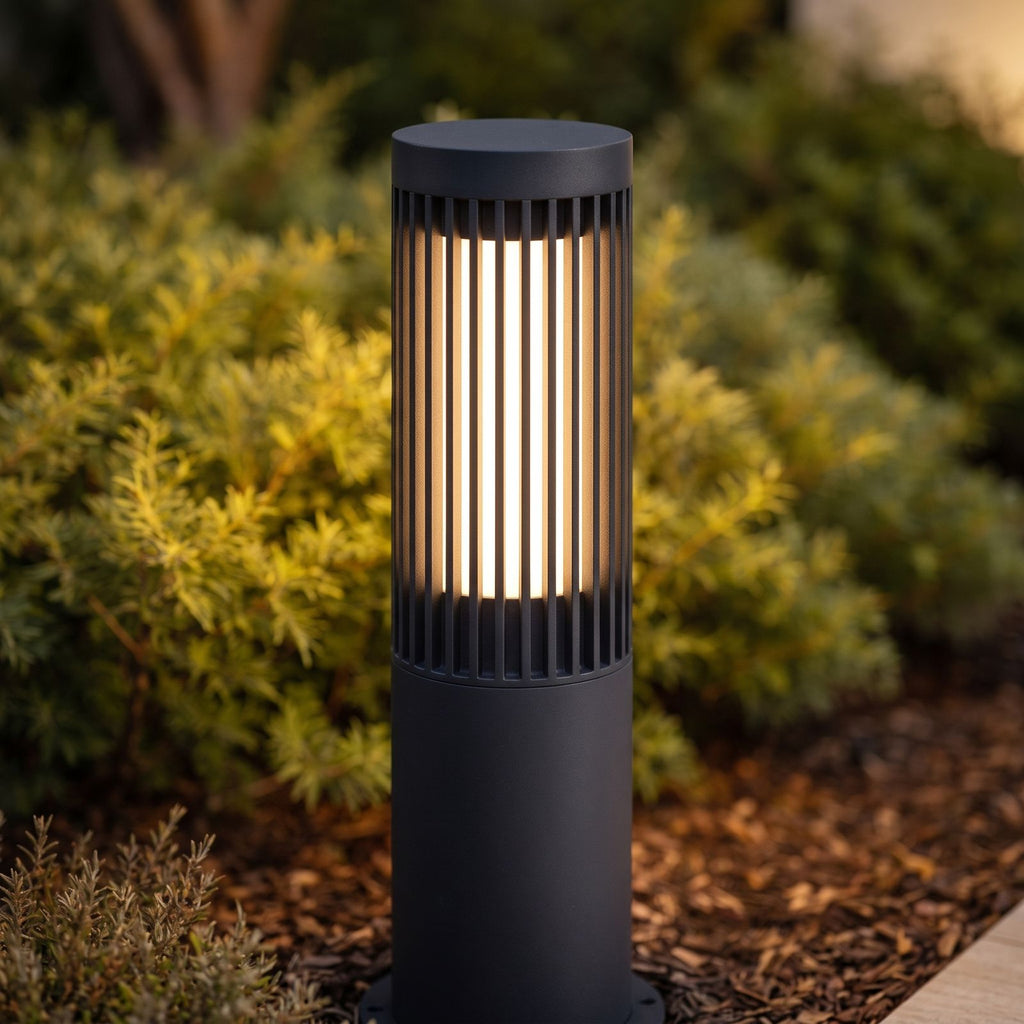 Black Aluminium Cylinder White Diffuser LED Bollard Light: close-up of the materials and finish