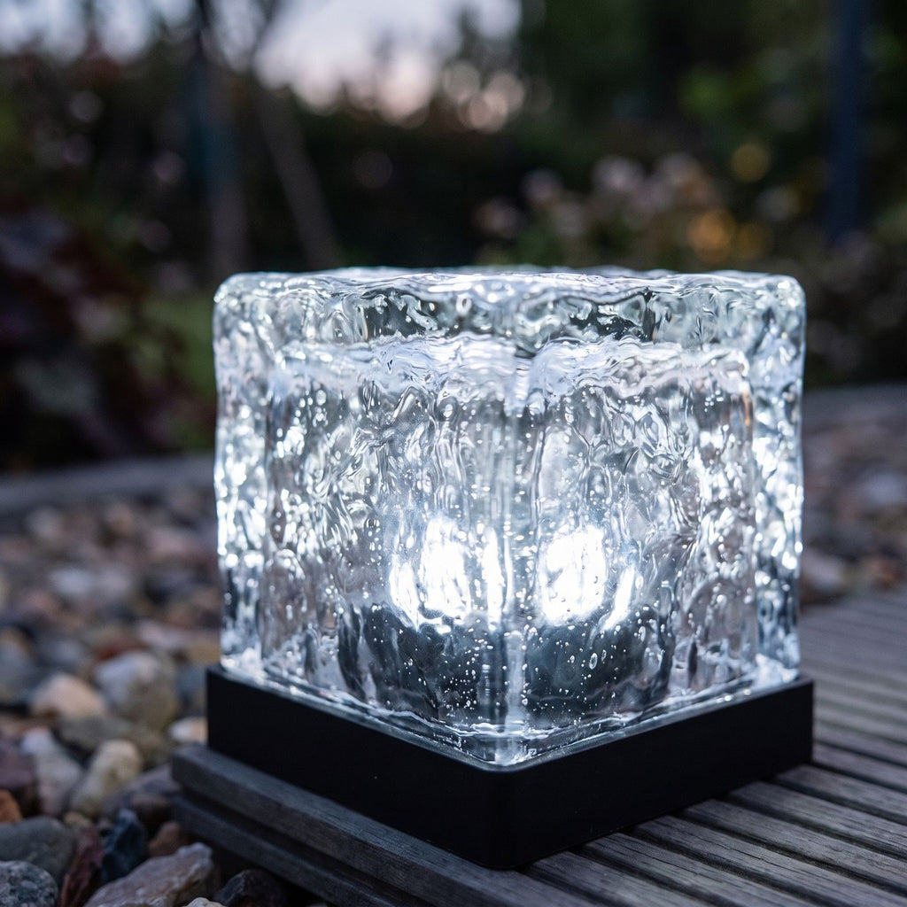 Ice Cube Tempered Glass Solar Path Light: close-up of the materials and finish