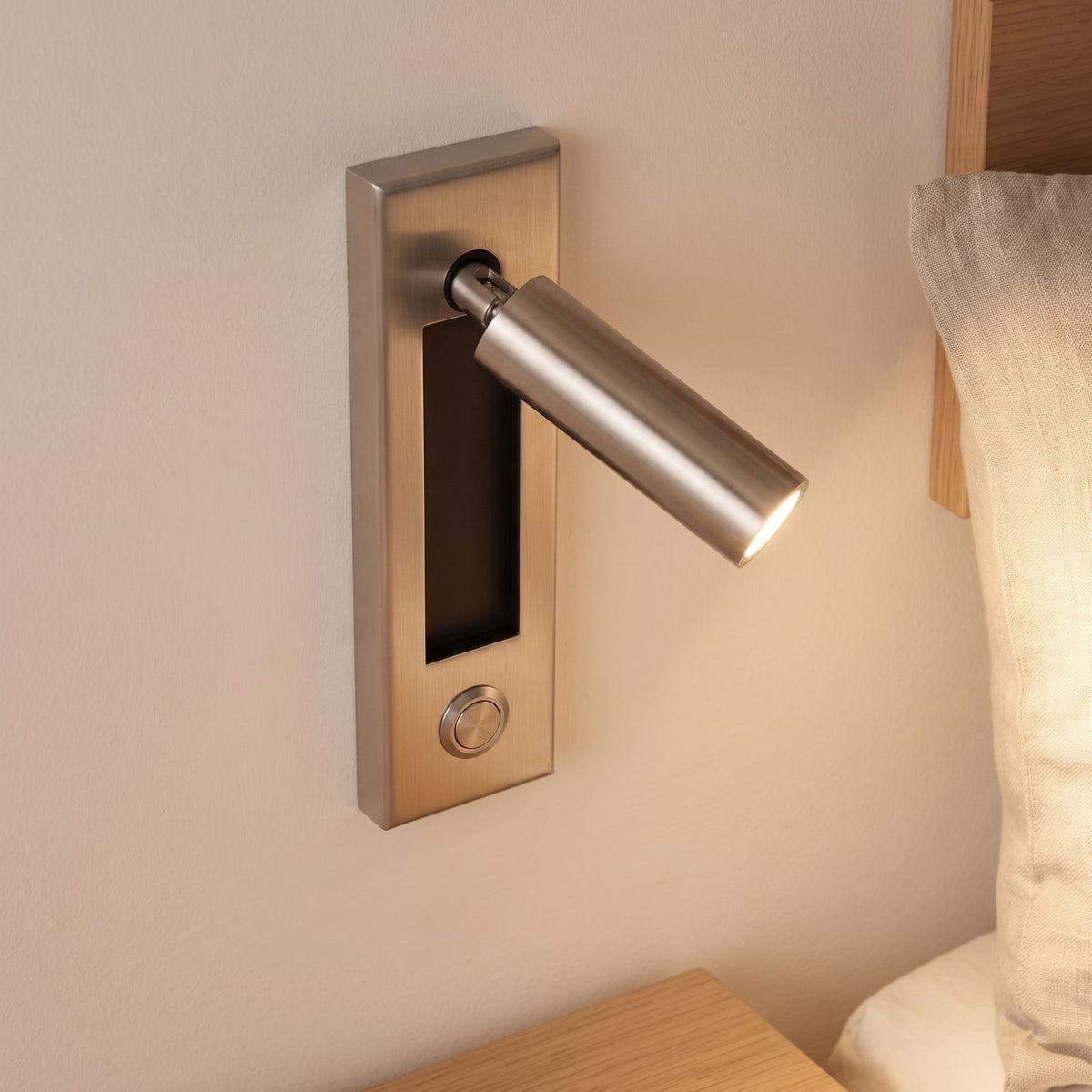 Close-up of the swivel tube and button