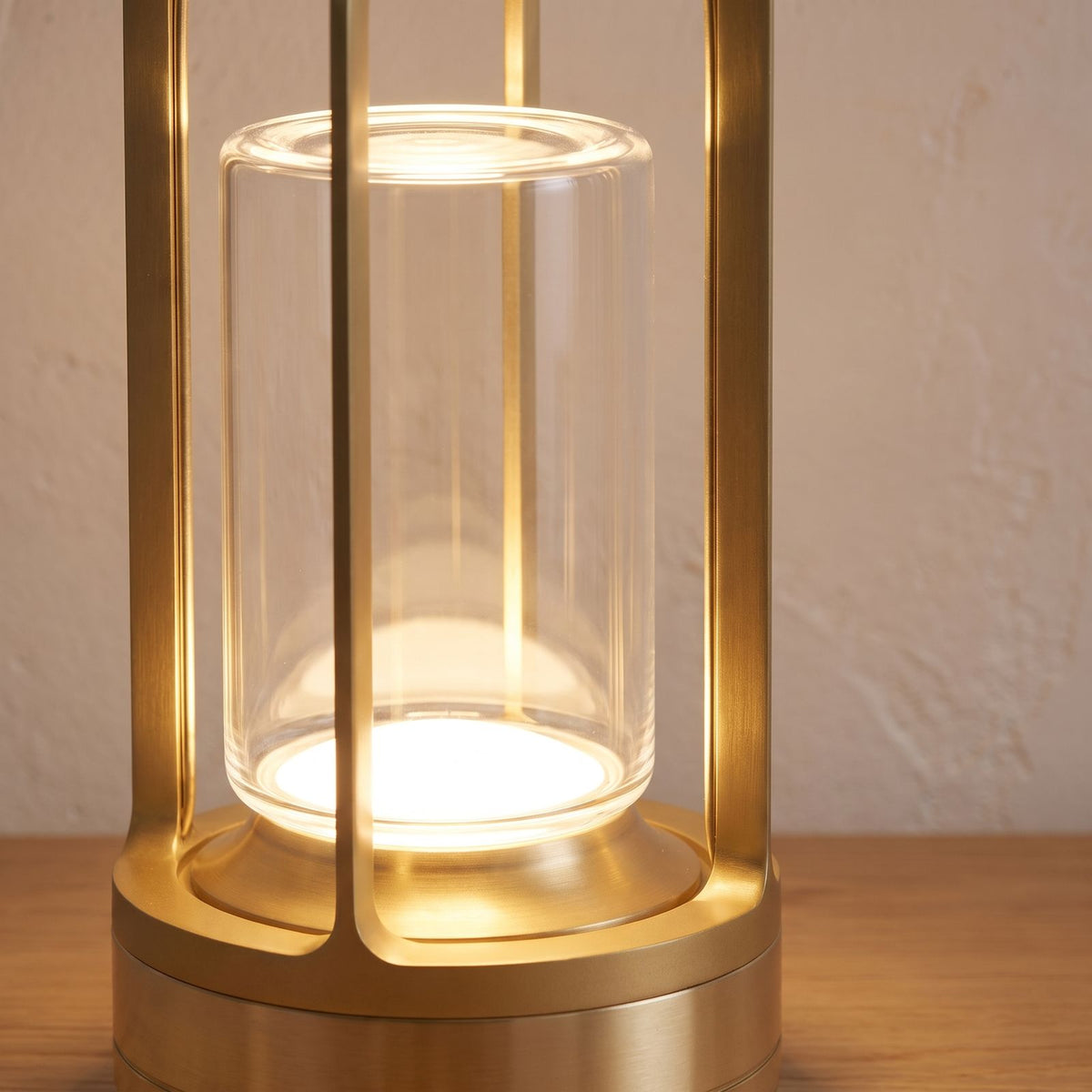 Close-up of the glass cylinder and metal bars