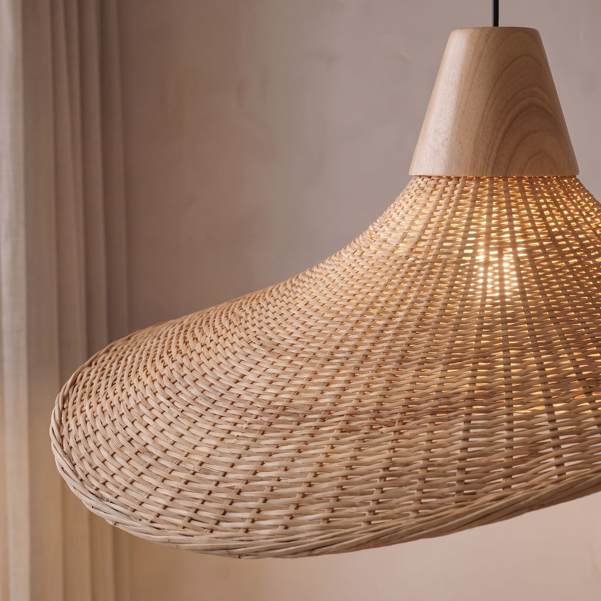 Close-up of the woven bamboo brim
